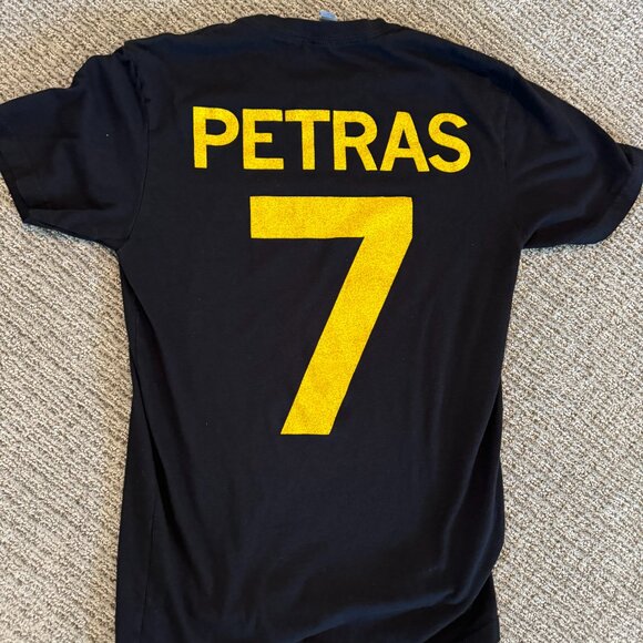 Iowa Hawkeyes Ray-Gun "Spencer Throws Darts' T-Shirt - Small - Picture 2 of 3